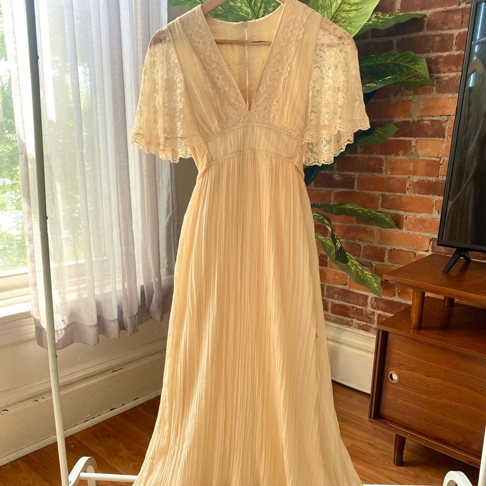 Vintage Candi Jones California Pale Peach Boho Lace Pleated Dress